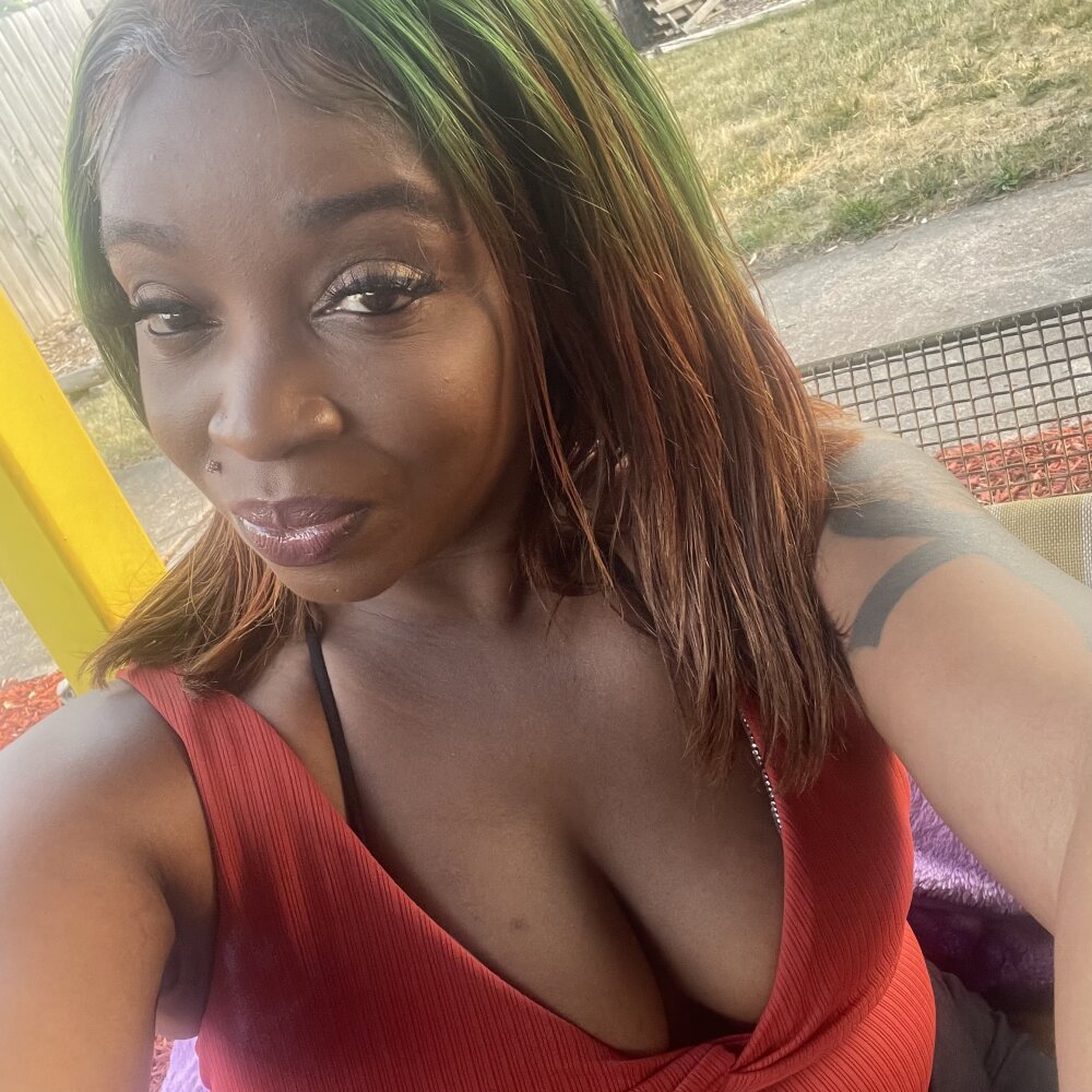 Live sex webcam photo for MochaMonroe #292832389