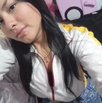 Sara-0429's webcam live show