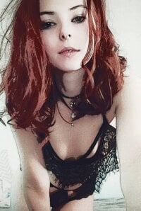 Kera_Redhead's Offline Chat Room