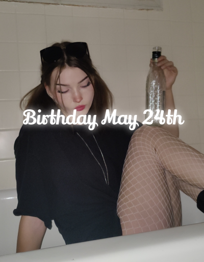BlueHoneyBaby on StripChat