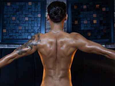 tyron_crow_ from stripchat
