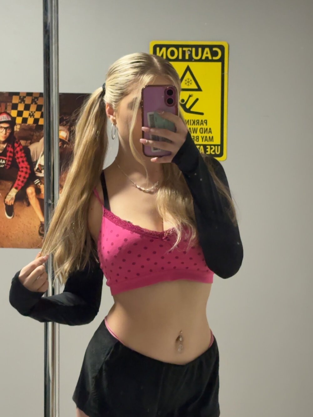 onlyvalencia's Offline XXX Chat