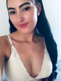 kathaleyaDavies' Offline Chat Room