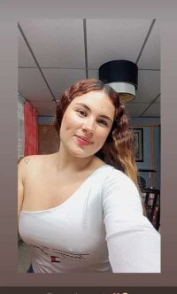 Soffi_27 Adlı Modelin Çevrimdışı Sohbet Odası