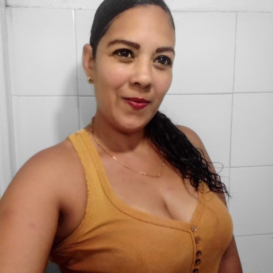 hot_latin_couple_'s Offline XXX Chat