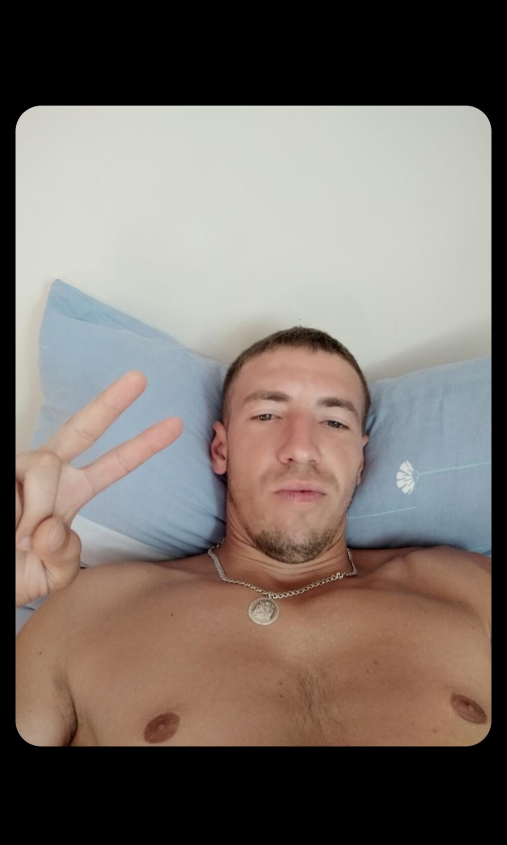 pokazzaz2 from stripchat
