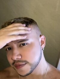 Dimitri_colins's webcam live show