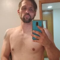 Loverboysquirtking's Offline Chat Room