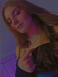Little_ladyy's Offline Chat Room
