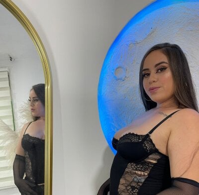 sharllotee_queen from stripchat