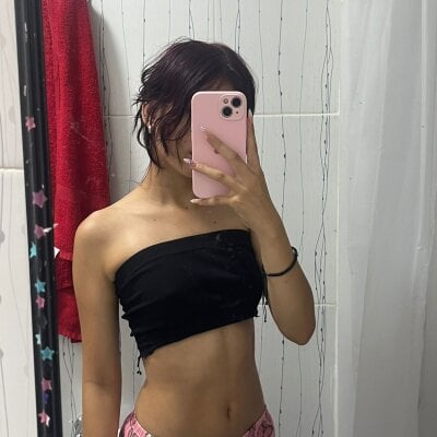 CamiTeaseX_ on StripChat