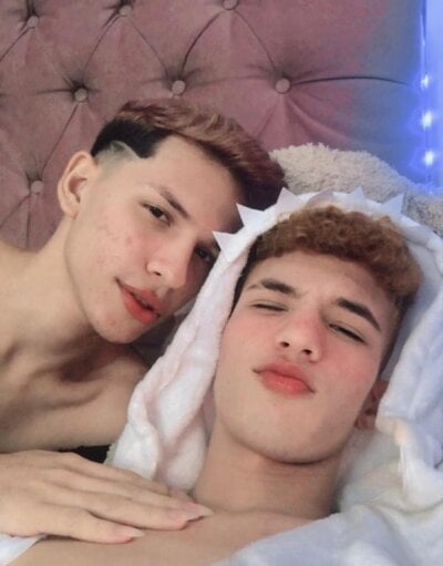 Hornie_boys00 - Stripchat Couple 