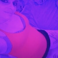Scarlettredd1987's Offline Chat Room