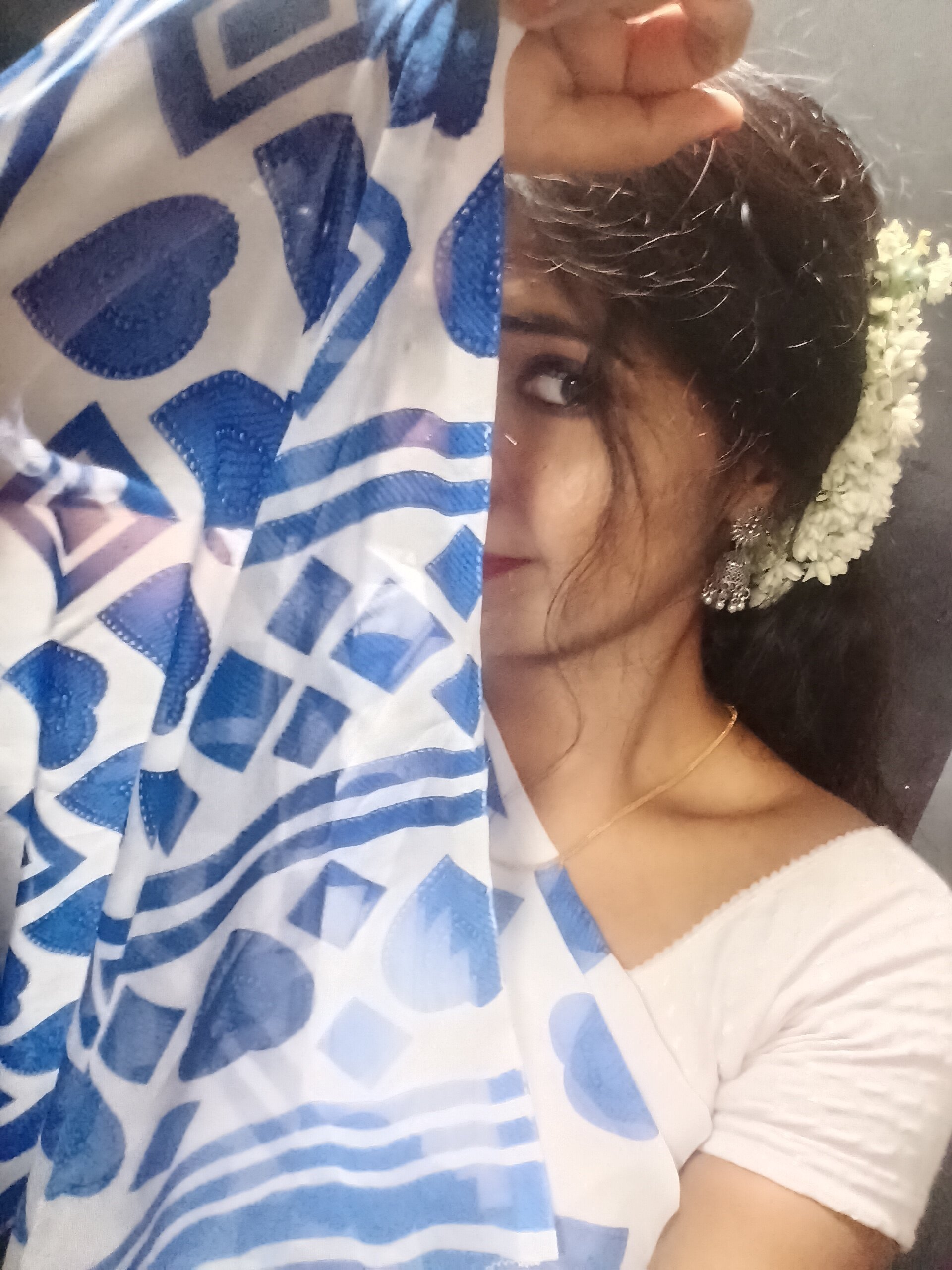 Oviya145