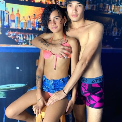 Melanny_34 Couple Spanishspeaking Live Cam Nude