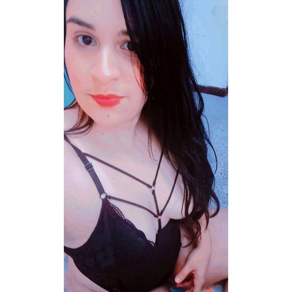 angelinaraver profile