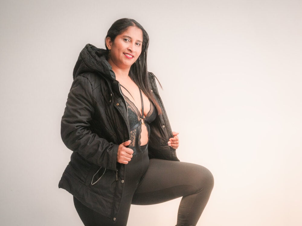 6livesex.com carolinanavas33 livesex profile in co cams