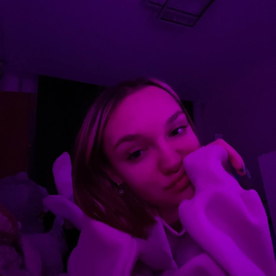 DareleneBenham's Offline Chat Room