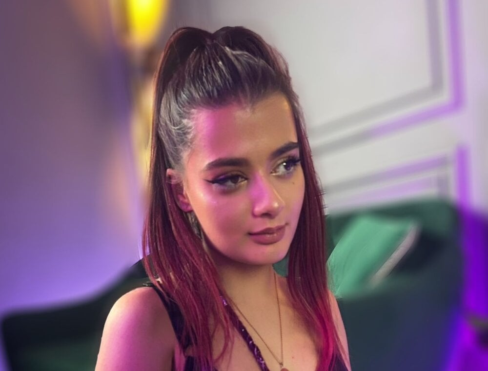 victoriajo webcam livesex profile in at-the-garage cams