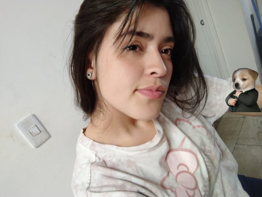 Amirah_black profile