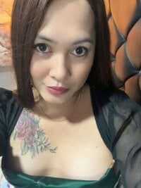 UrSweetTemptation_ara's webcam live show