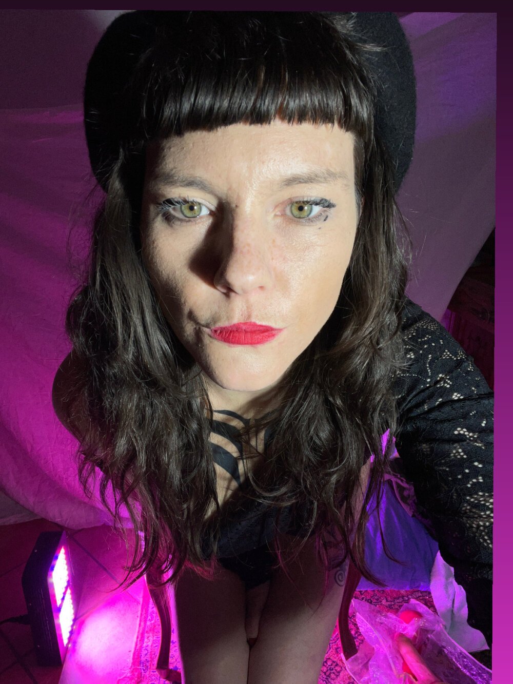 OniricFemme Chat XXX offline