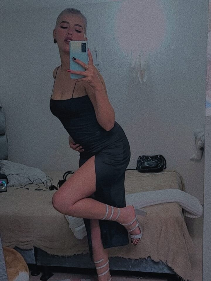 cam-performer.com vaiolet_bellamy livesex profile in caucasian cams