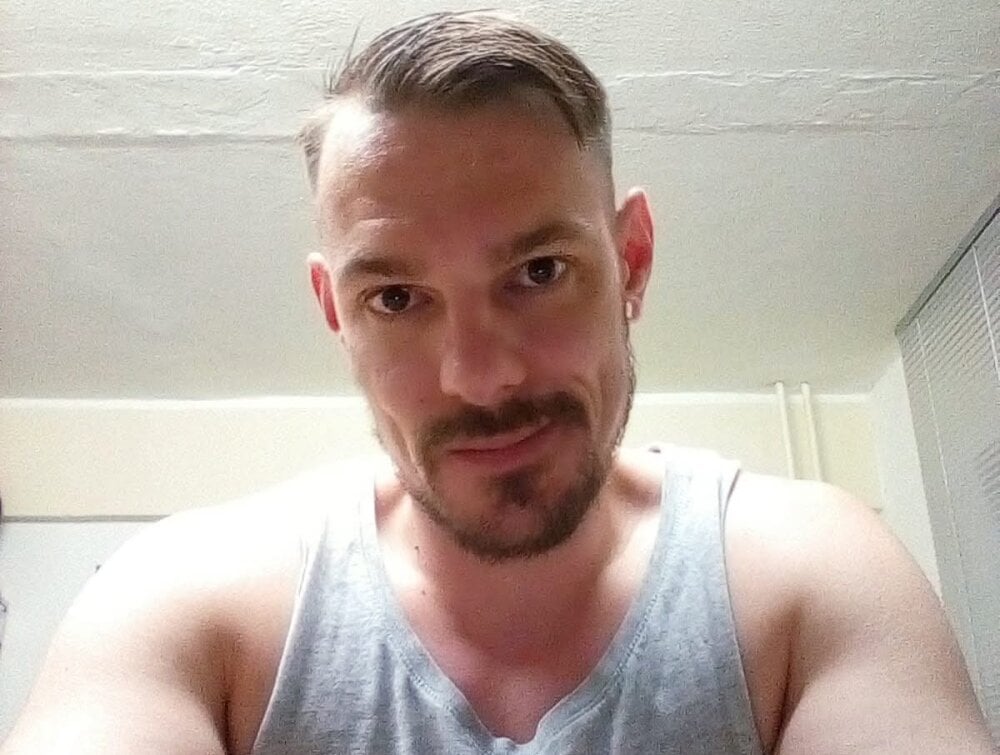 pure24hate from stripchat