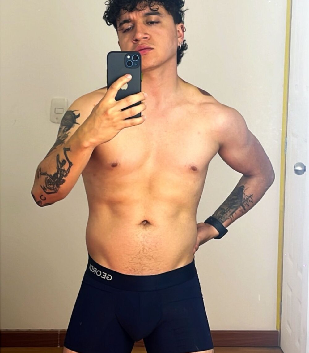 thomas-stone from stripchat