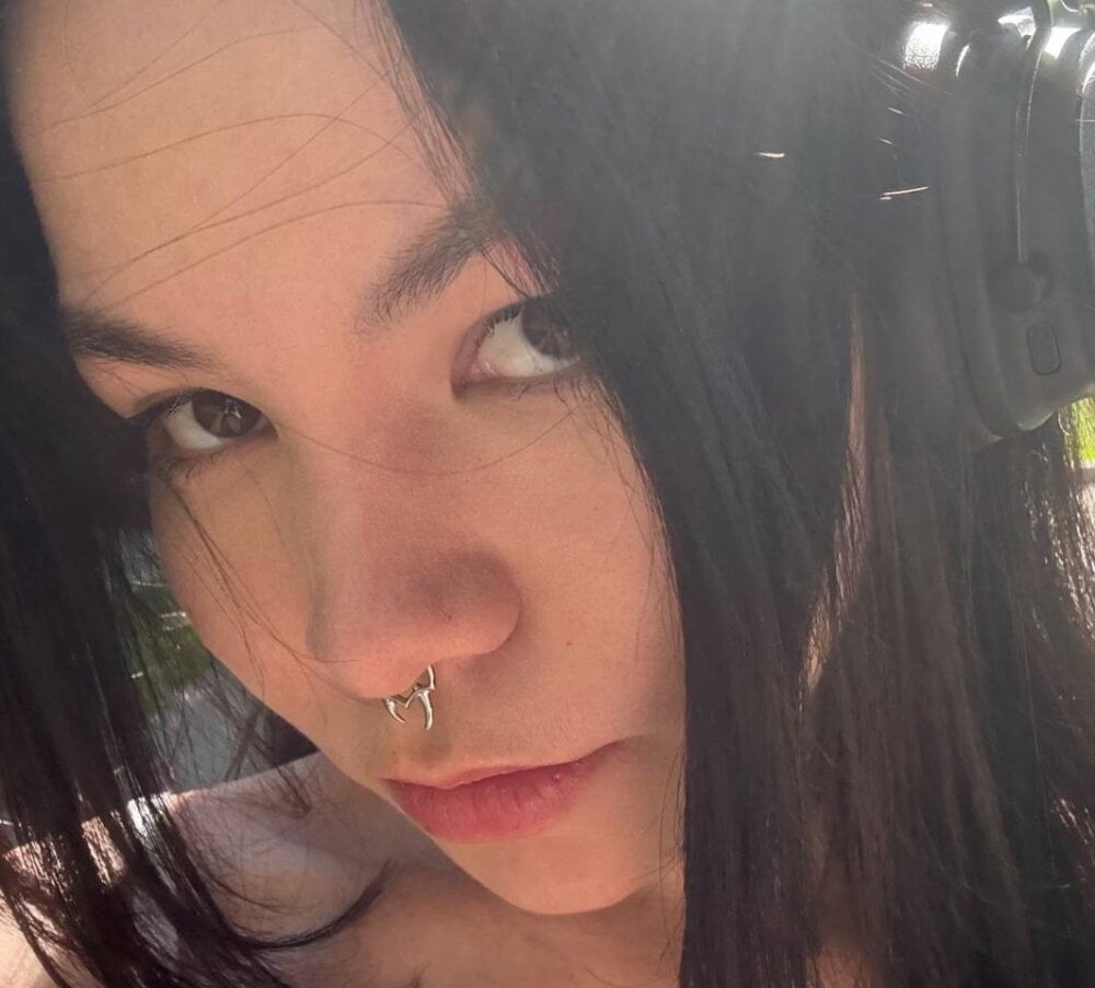 Cam girl ElgaBeacher