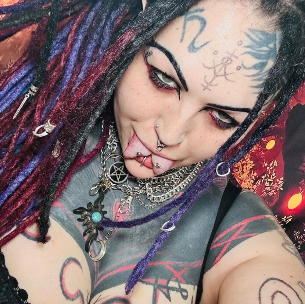 nyxvelon from stripchat