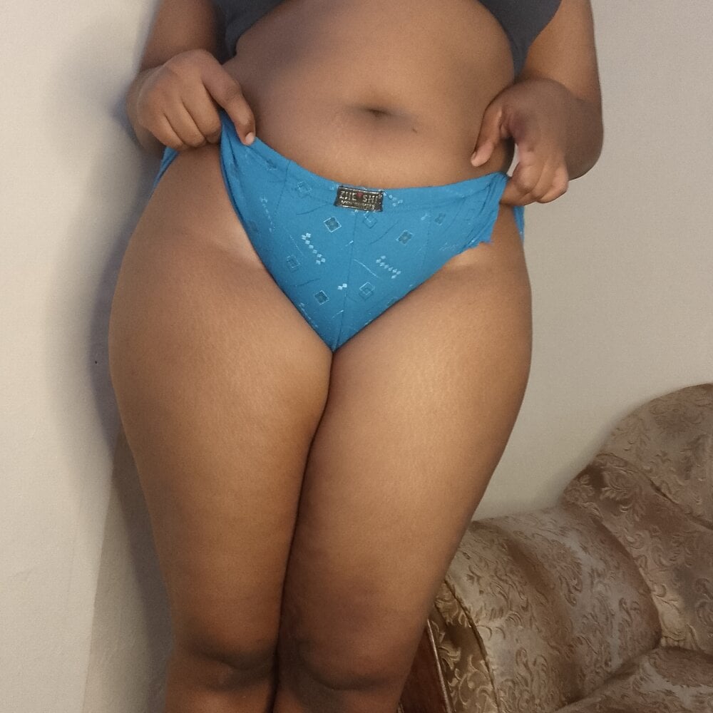 Live sex webcam photo for tuniveshi #289805779