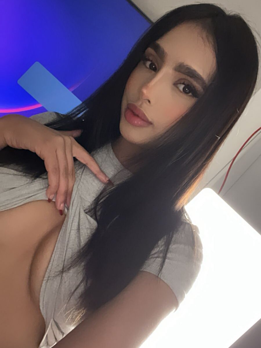 Ari_Moore profile