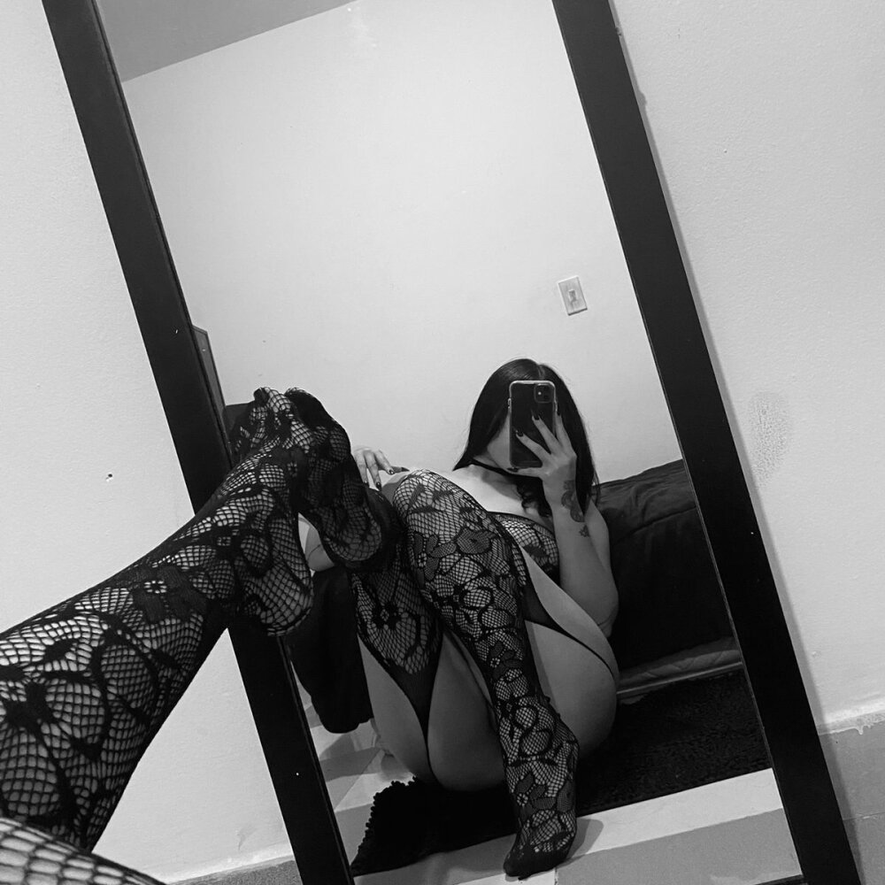 Live sex webcam photo for leslie_mjs #289969398
