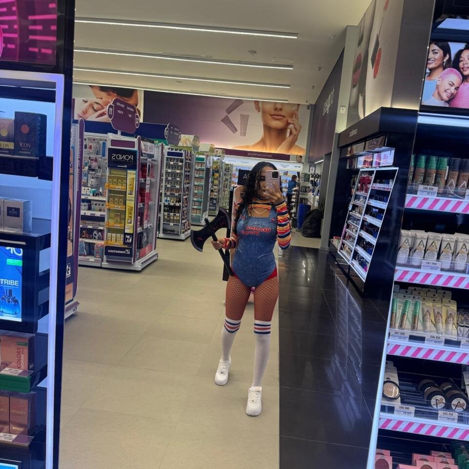 livesex.fan briannaht livesex profile in thin cams