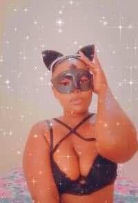 Brownskin999's Offline Chat Room