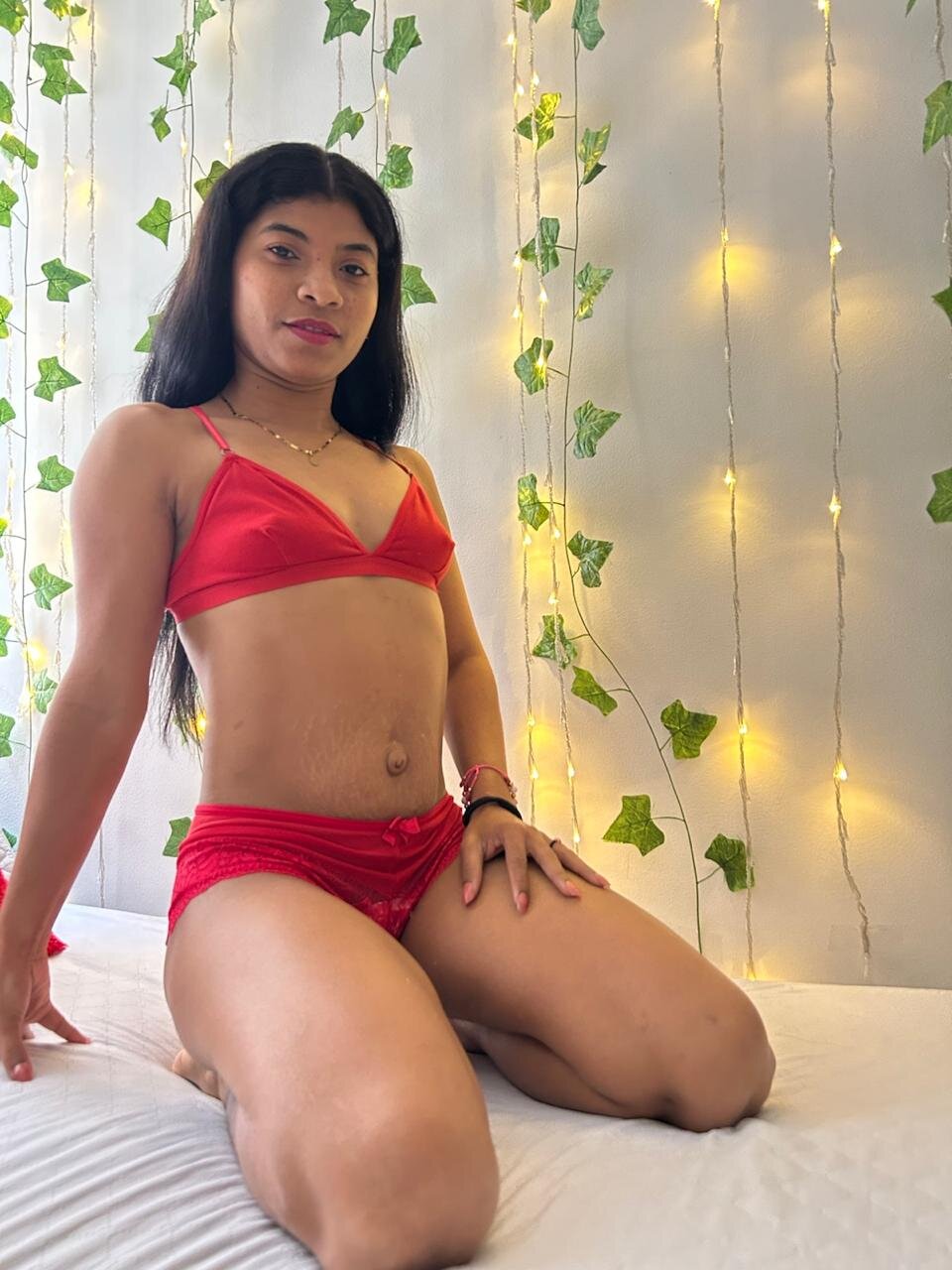 mia_grey01