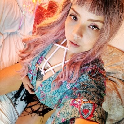 pink_punk_cam - piercings