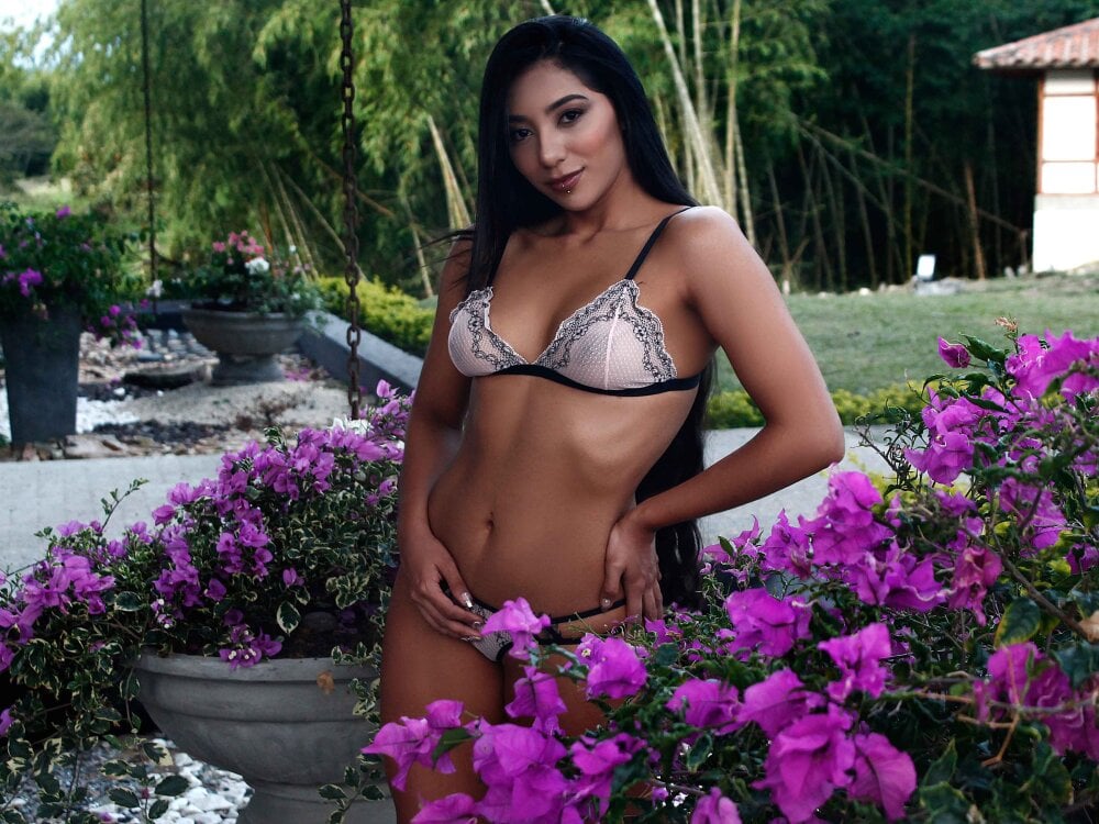 Live sex webcam photo for LizzHamilton_ #291915865