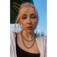 ArtGirl666's Offline Chat Room