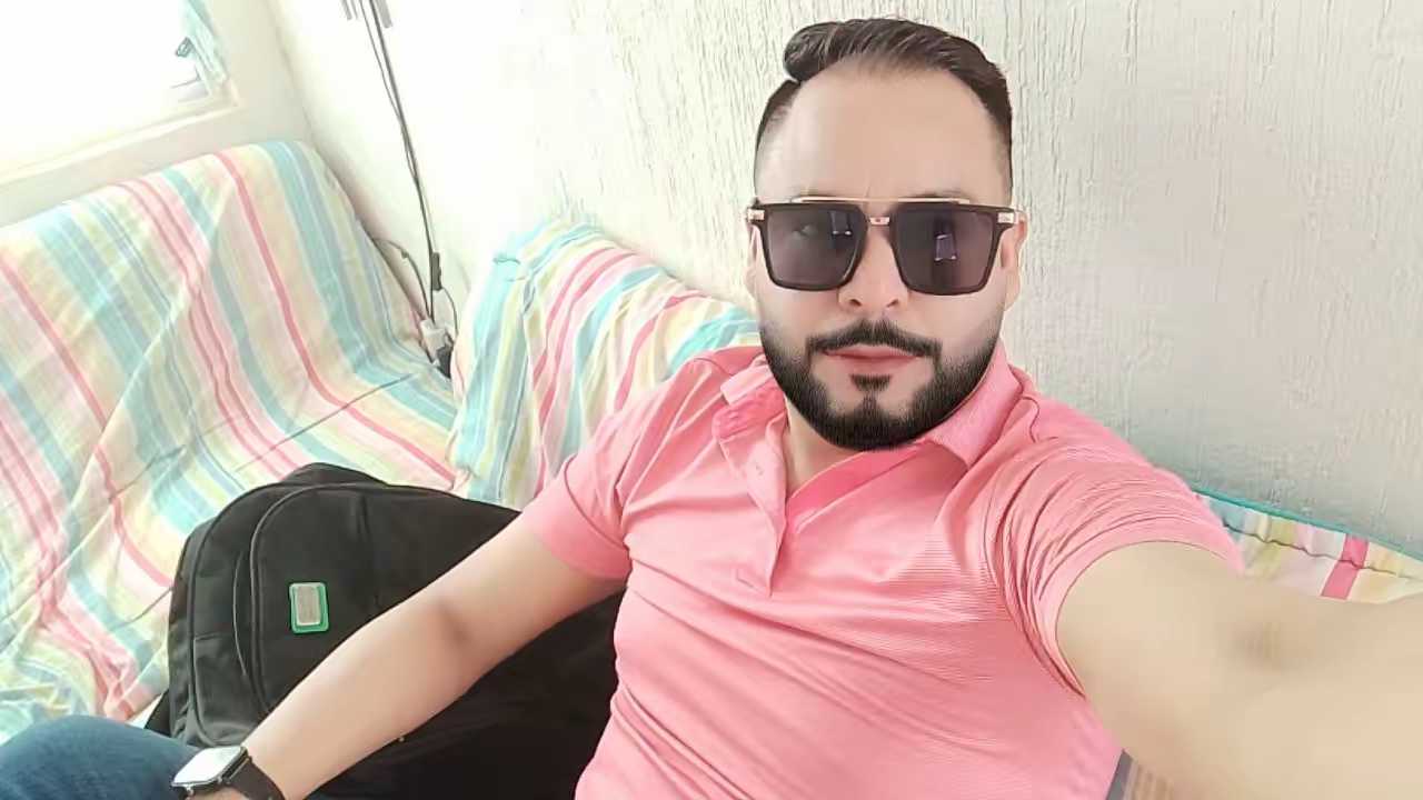 Juanewis1