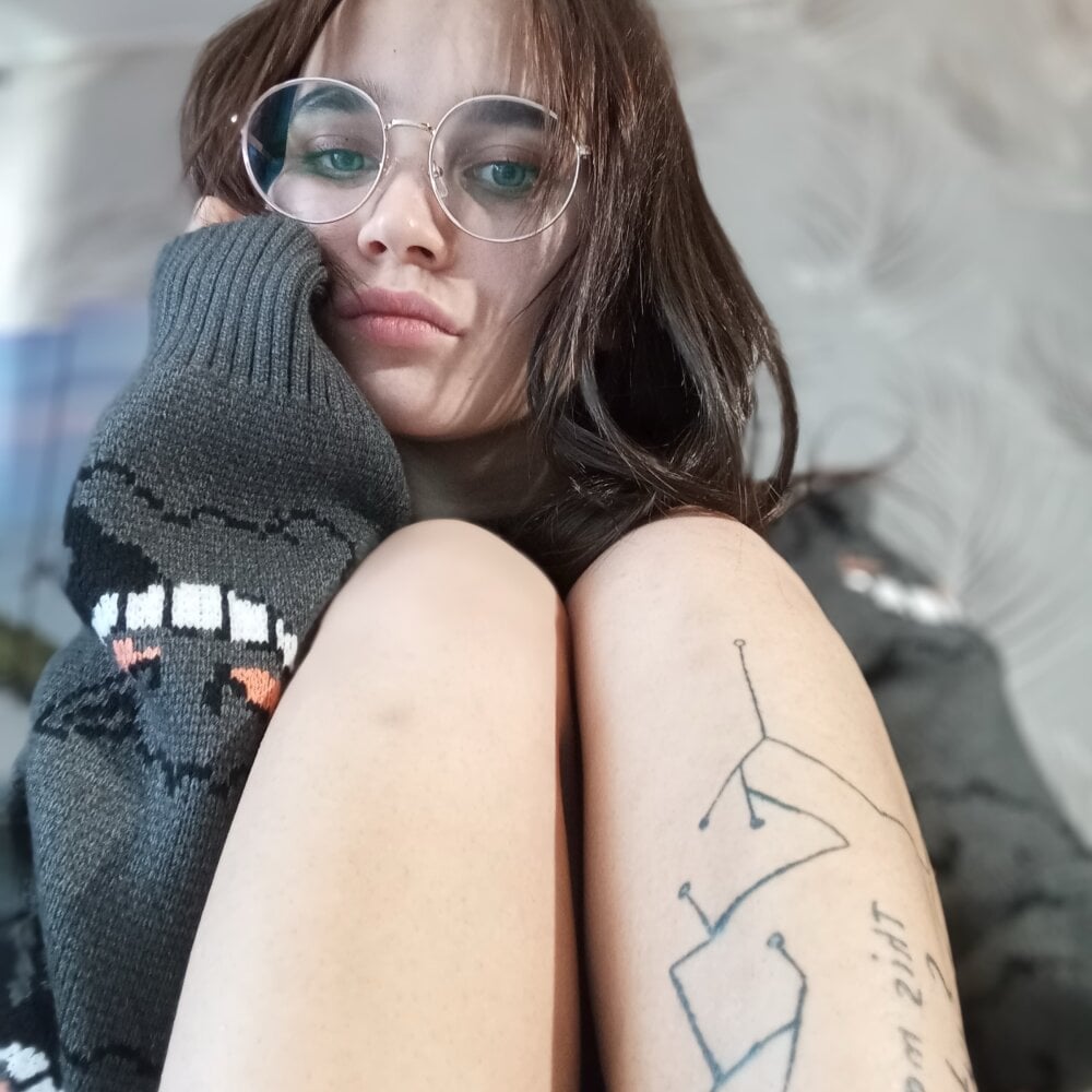 EsmeCarrington profile