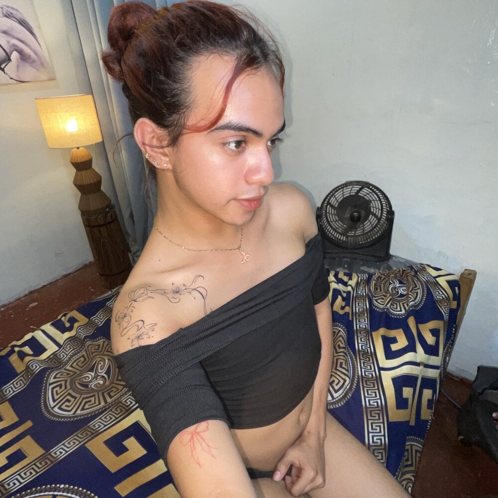 luv_trix from stripchat