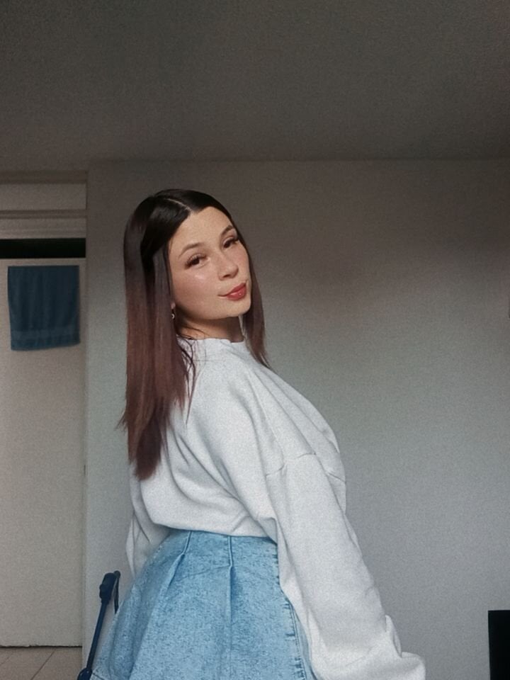 violettconnor-x webcam profile - British