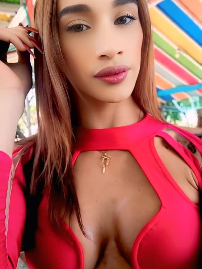 KylieDRAGUN777's Offline XXX Chat