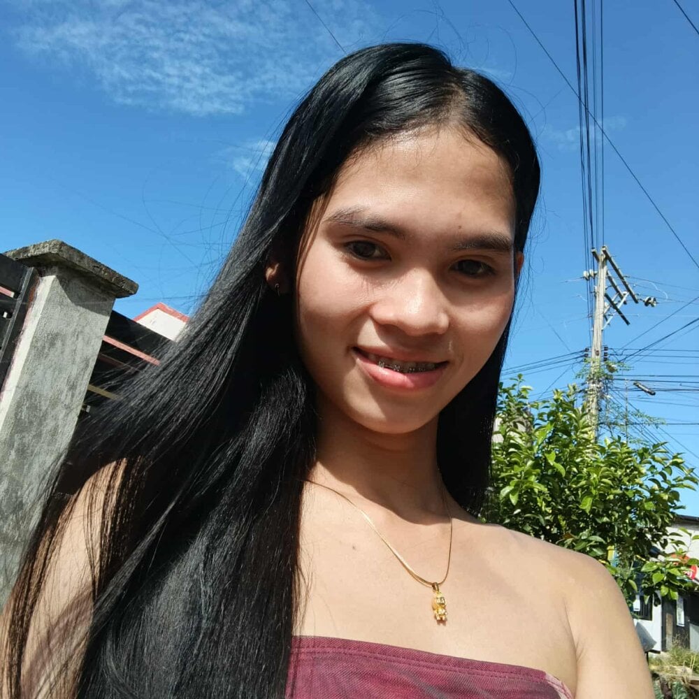 hugecock_petite from stripchat