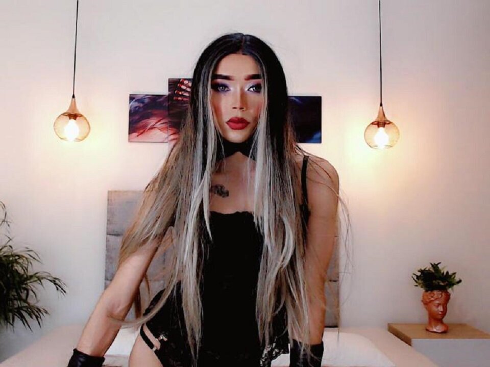 Nicolleandsabrina's Offline Chat Room