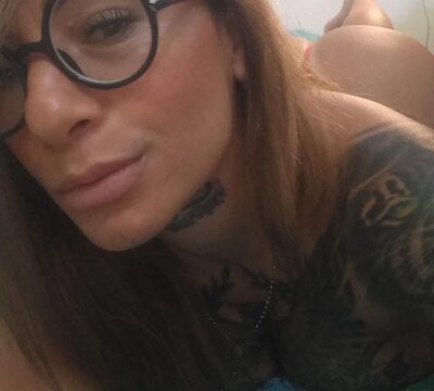 Sussy_Ink - colombian milfs