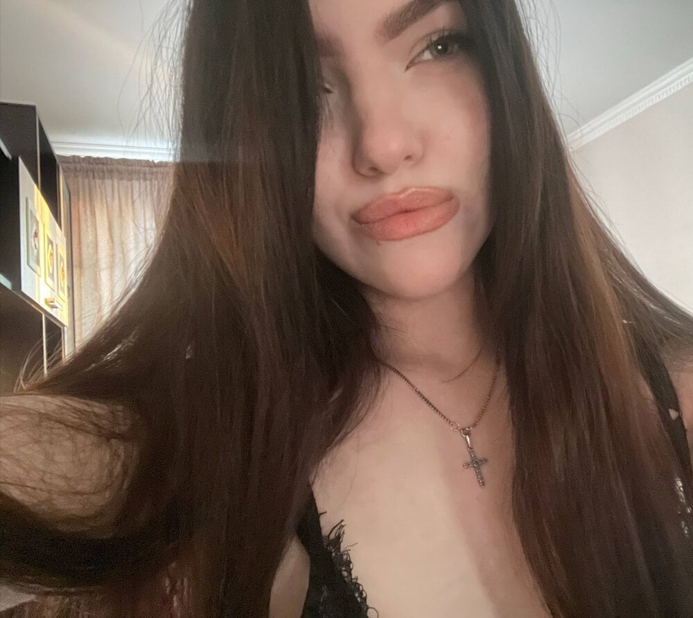 watchgirlcam.com ashley_for_you livesex profile in french cams