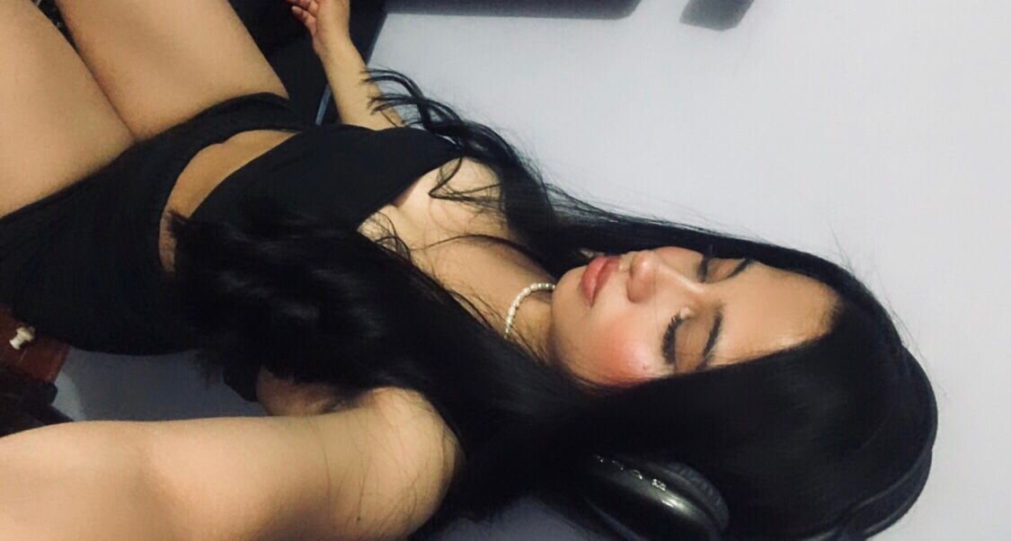 Emma_petite18
